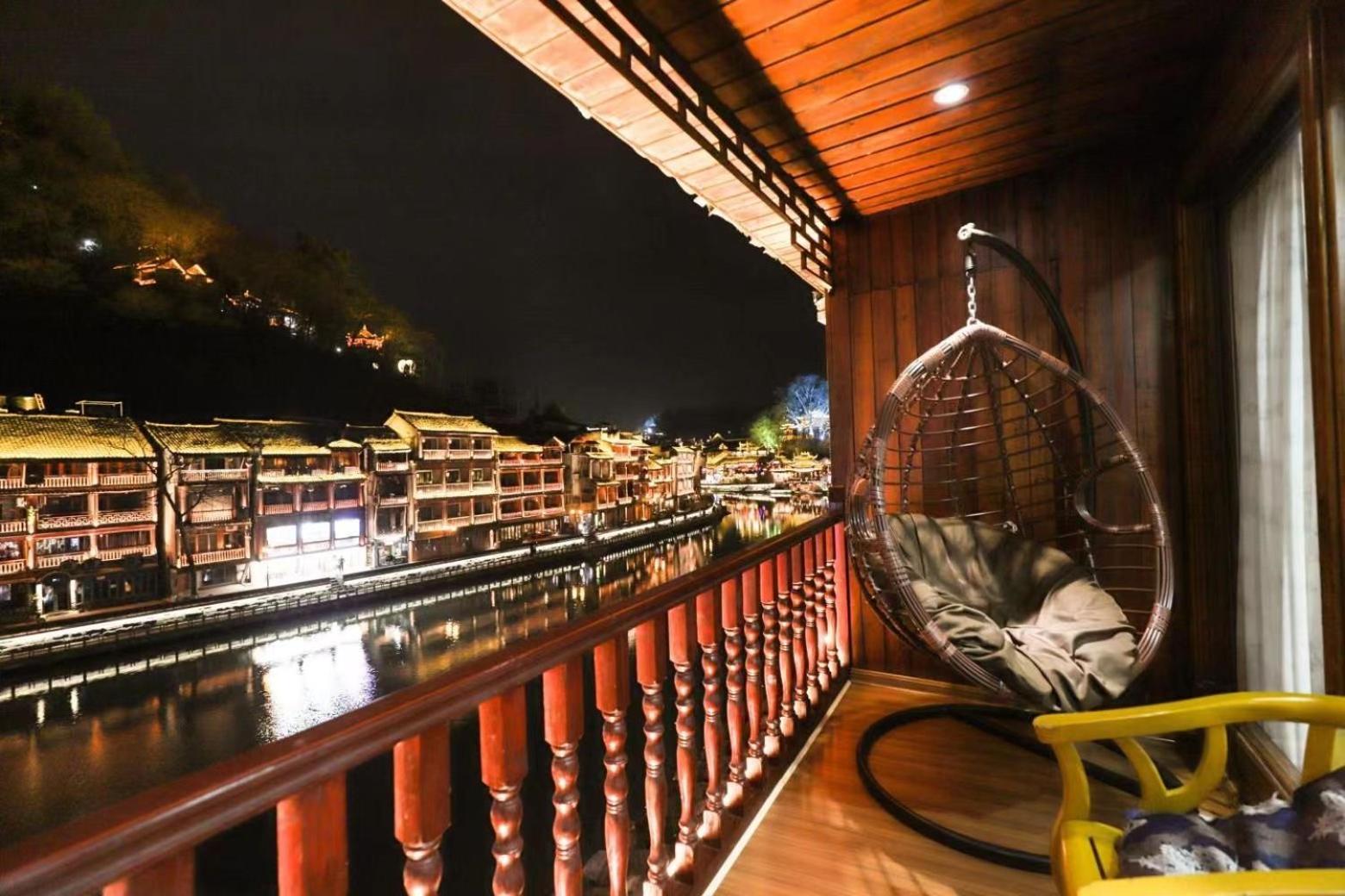 Fenghuang Ancient Town Lazy Cat Riverside Inn Eksteriør billede