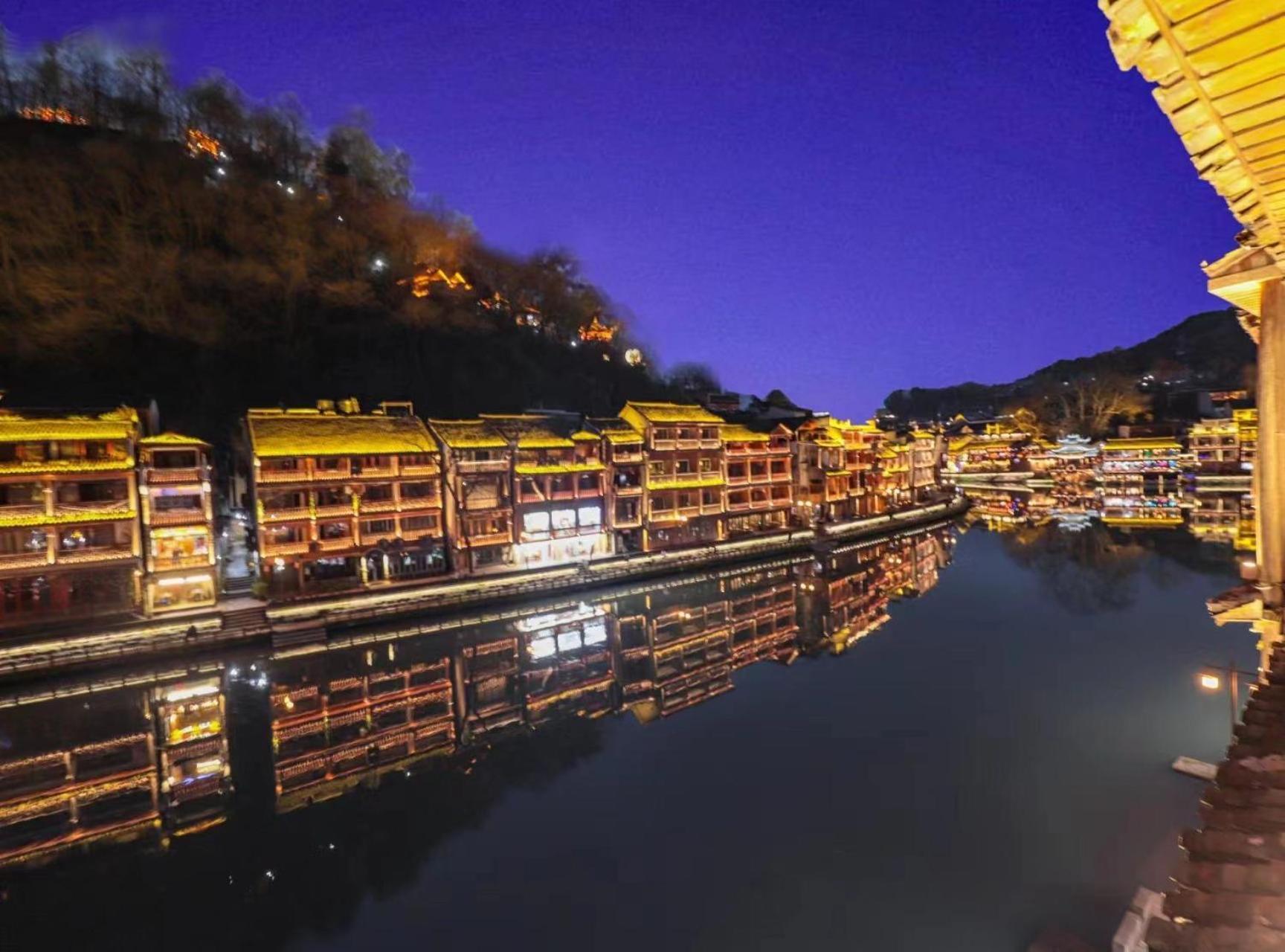 Fenghuang Ancient Town Lazy Cat Riverside Inn Eksteriør billede
