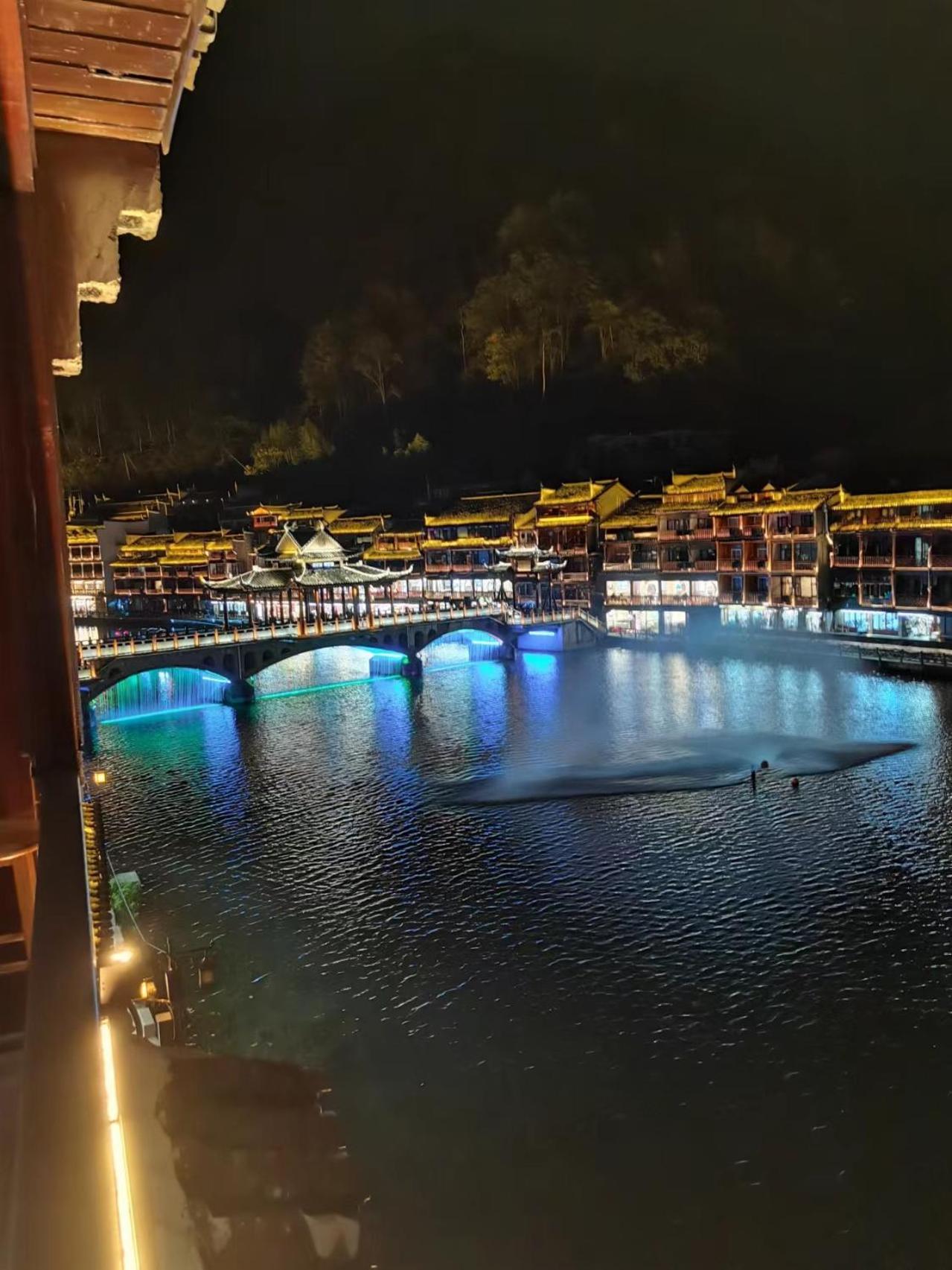 Fenghuang Ancient Town Lazy Cat Riverside Inn Eksteriør billede