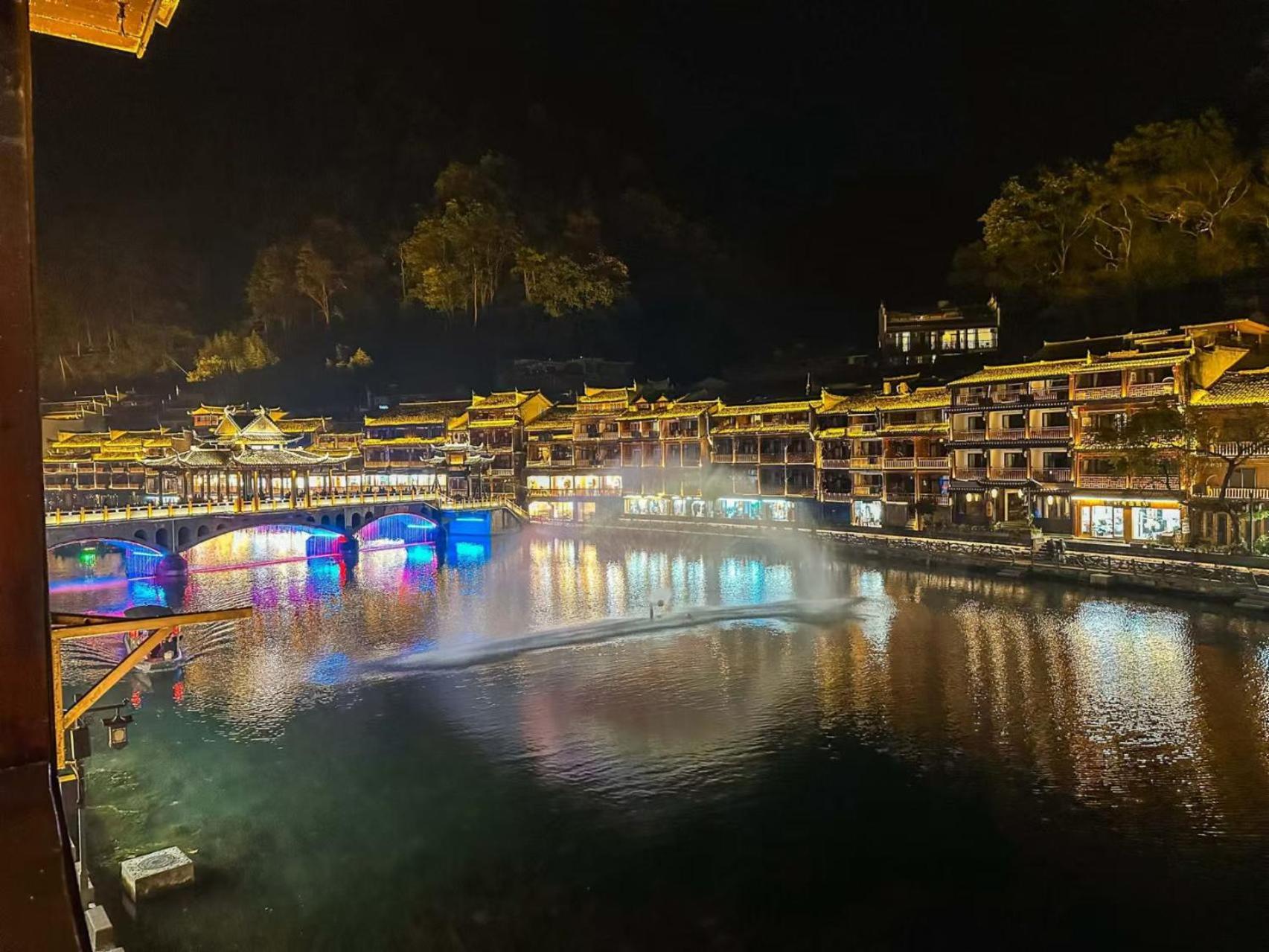 Fenghuang Ancient Town Lazy Cat Riverside Inn Eksteriør billede