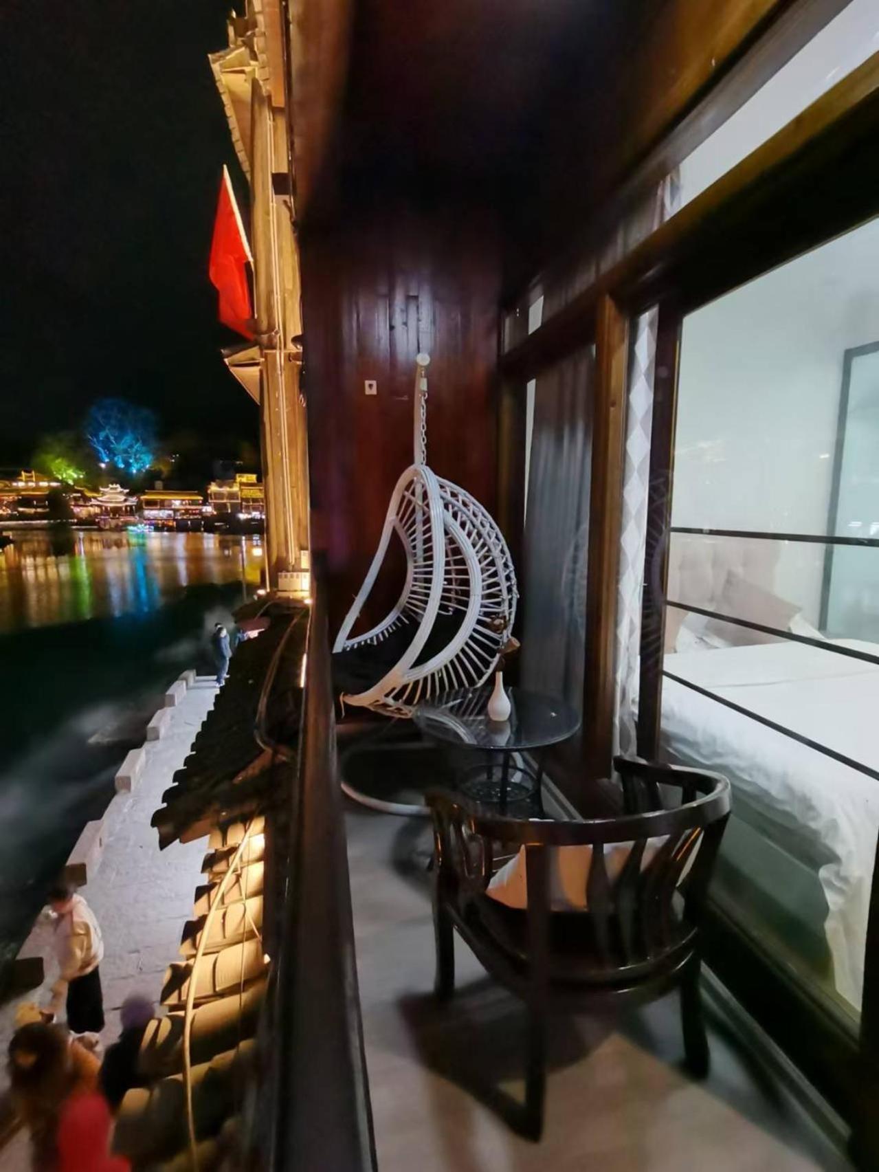 Fenghuang Ancient Town Lazy Cat Riverside Inn Eksteriør billede