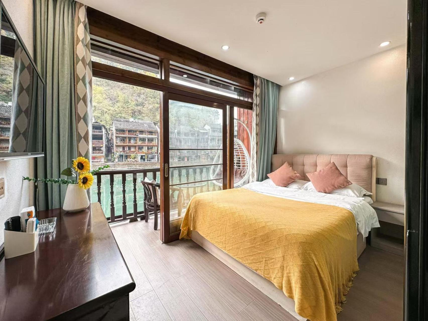 Fenghuang Ancient Town Lazy Cat Riverside Inn Eksteriør billede